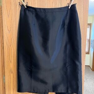 Size 18 Black Elegant Satin-Look Lined Pencil Skirt